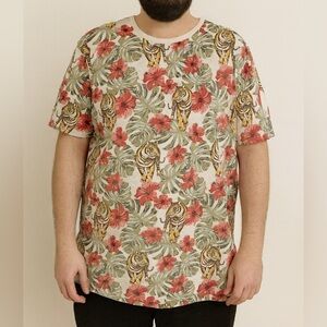 💚Mens No Boundaries Animal Print Shirt Sleeve Tee